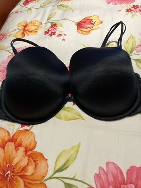 Victoria's Secret Black Smooth T-Shirt Bra